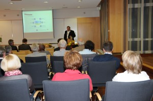 Bodo Wannow bei seinem Vortrag zum Thema „Bürgerstiftungen - Eine Erfolgsgeschichte!“ Bodo Wannow bei seinem Vortrag zum Thema „Bürgerstiftungen - Eine Erfolgsgeschichte!“